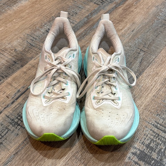 ASICS Novablast 4 - Picture 2 of 10